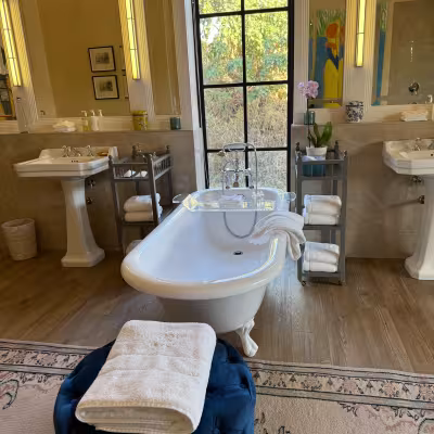 bathroom at farmstead royal melewane