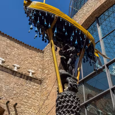 Salvadore Dali Theater museum Girona upside down boat art