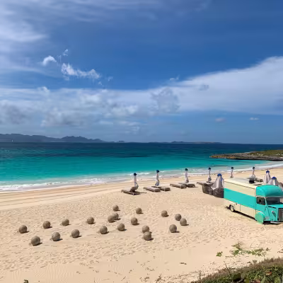 cap jaluca in anguilla food truck on beach